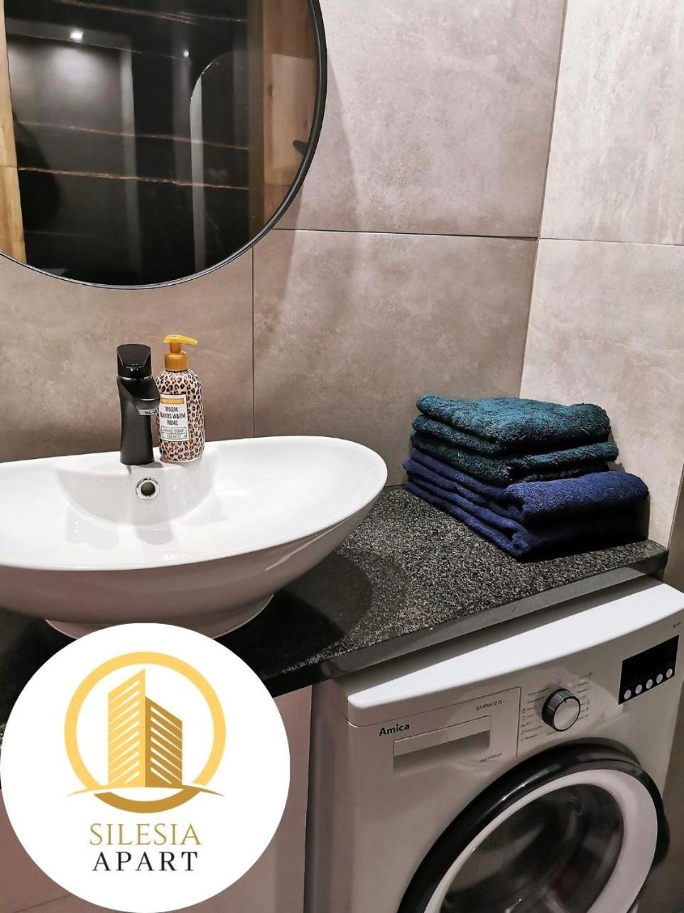 Apartament Granatowy ティヒ エクステリア 写真